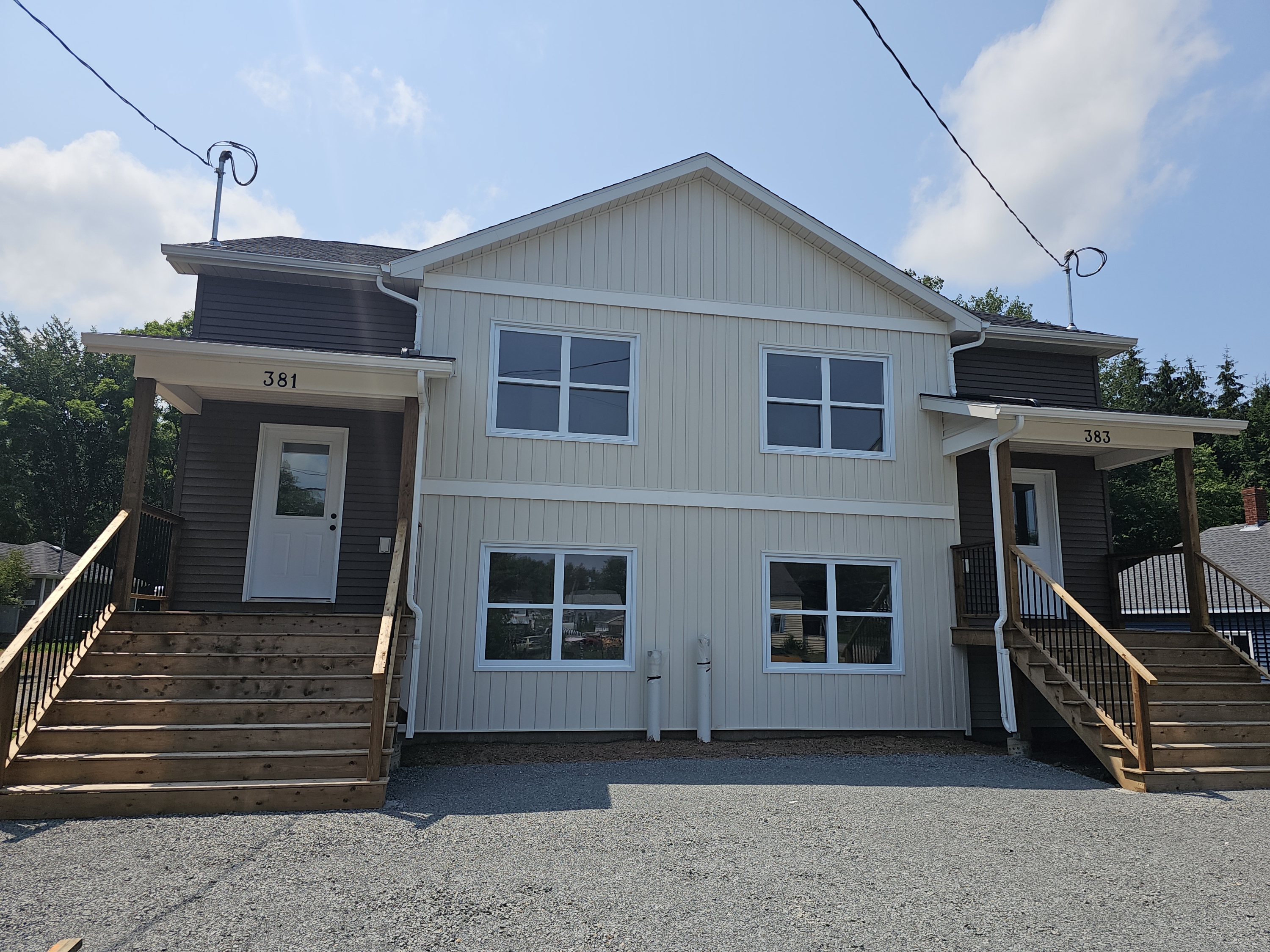 381/383 Lamont Road - 383