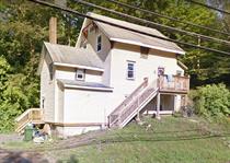 66 Gaspereau Avenue - B Upper Unit