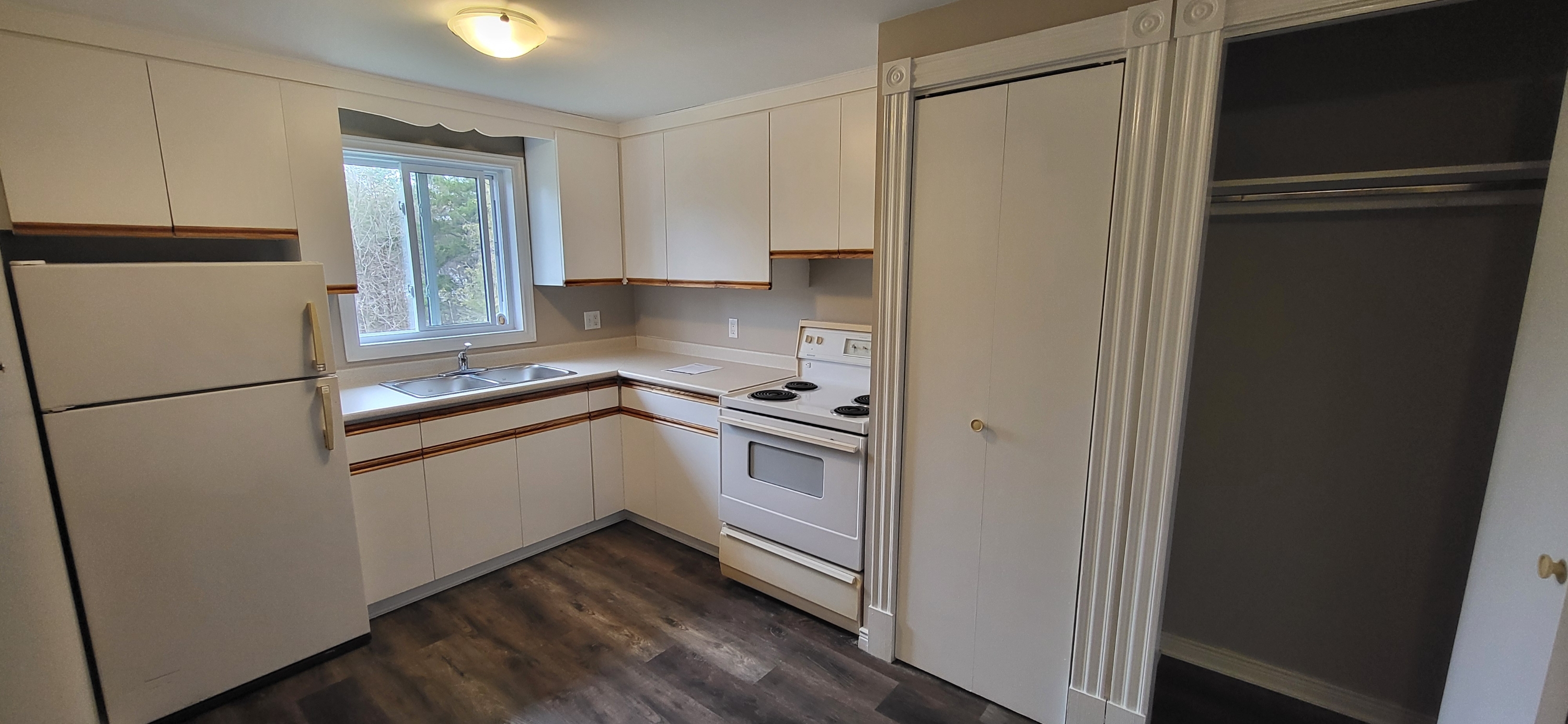 8651 Highway 201 - 6