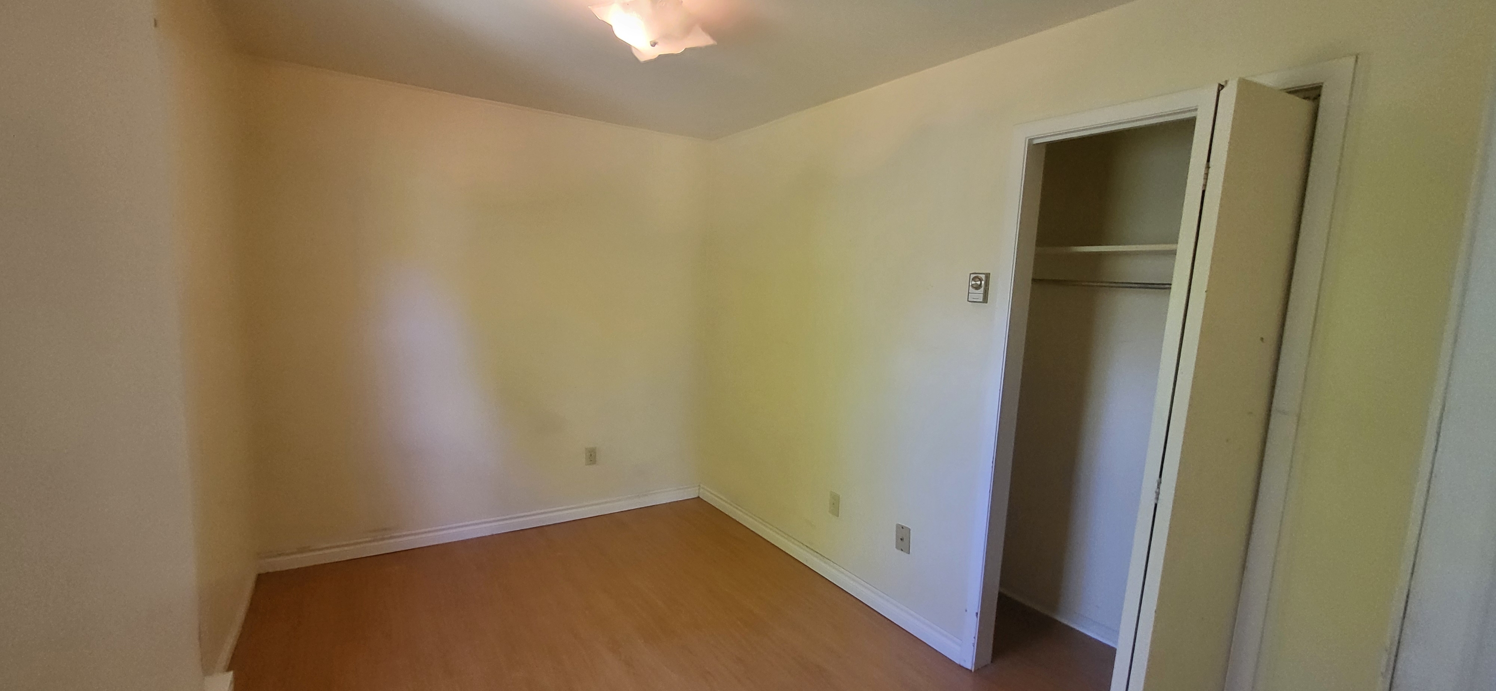 9845 Main Street - 2
