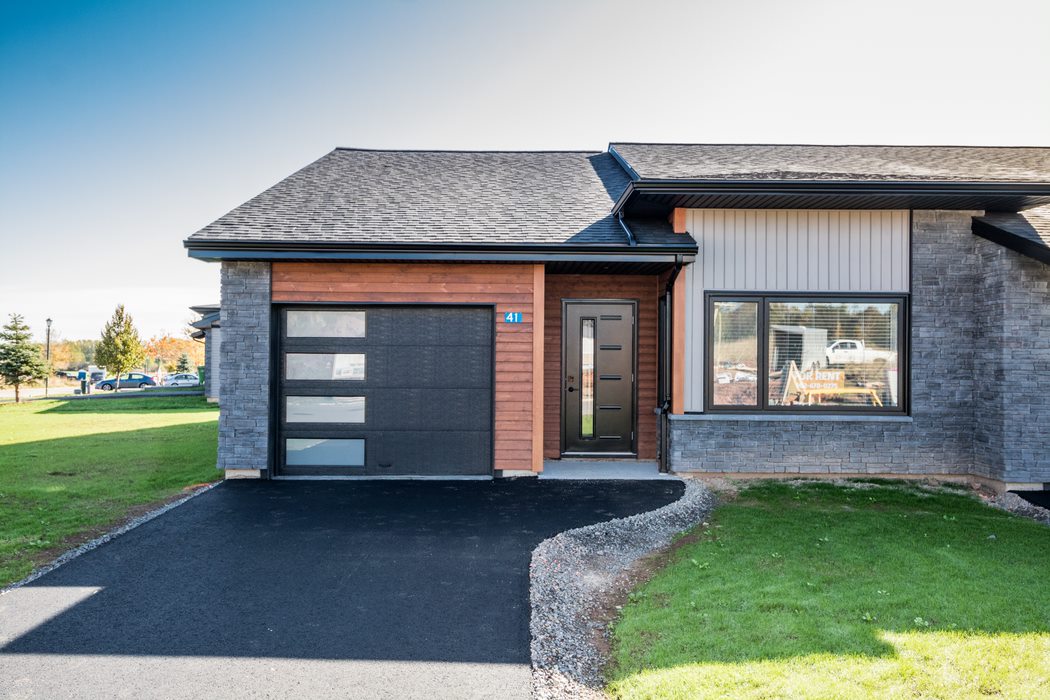 83 Leaside Court
