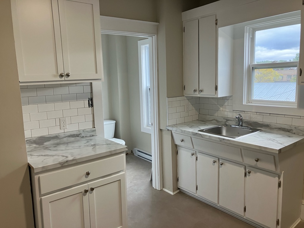 411 Main Street - Apartment 7