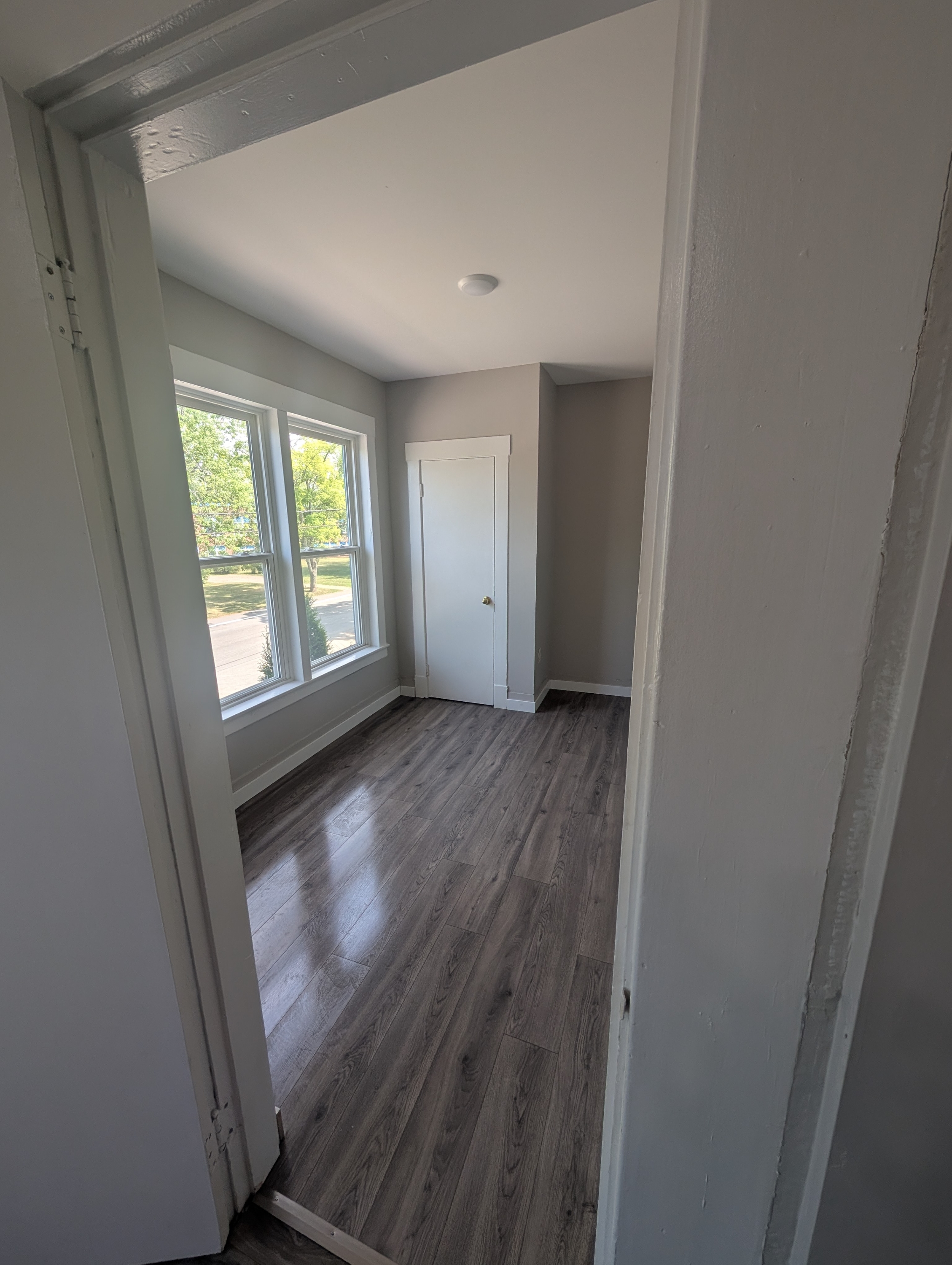 21 Gates Ave - 9