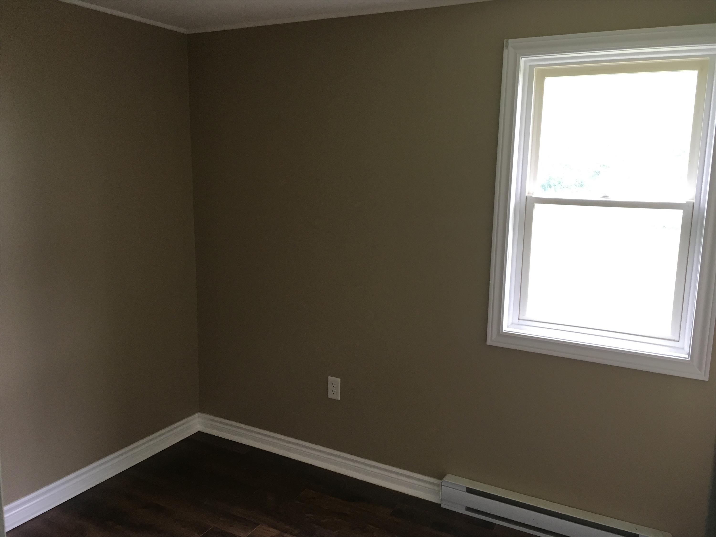 21 Gates Ave - 18